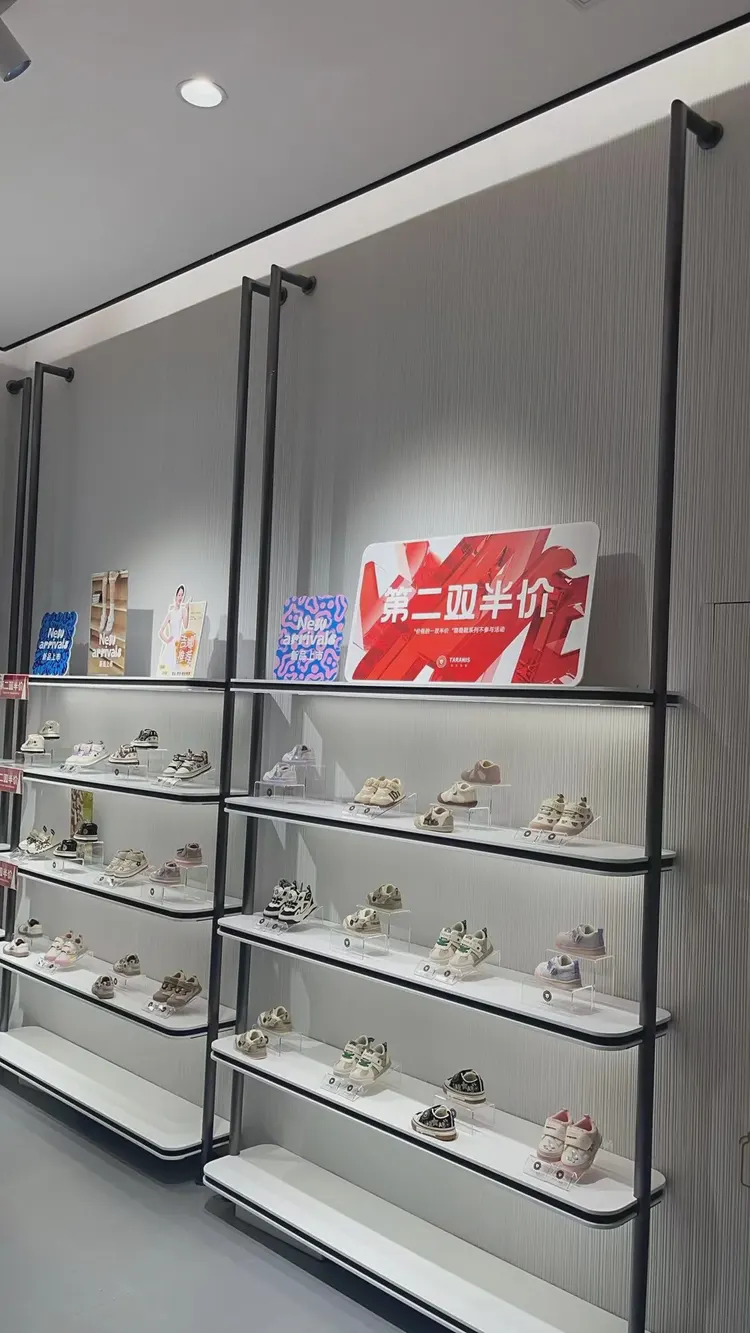 新线石-童装店2 新线石-童装店2