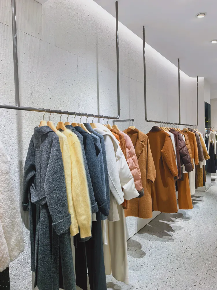 女装店-背景墙-南岛岁月痕3