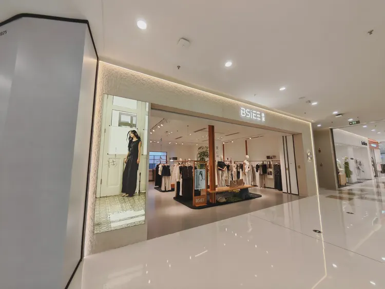 服装店星月石案例 (2) 服装店星月石案例 (2)
