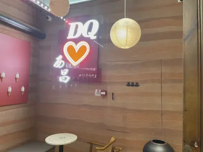 甜品店背景墙 · 夯土板实拍案例